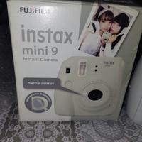 Polaroid instax mini 9