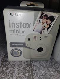 Polaroid instax mini 9