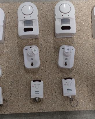 N. 4 Dispositivi anti intrusione con telecomando