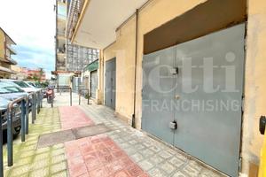 Via Aida - Locale Commerciale