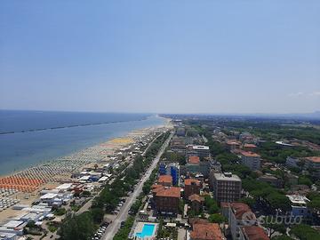 Grattacielo: Ampio Appartamento Vista Mare