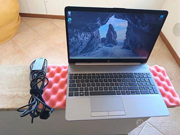 HP 250 G8 15,6" FHD i5-10th 16/750GB MVMe 1,7Kg
