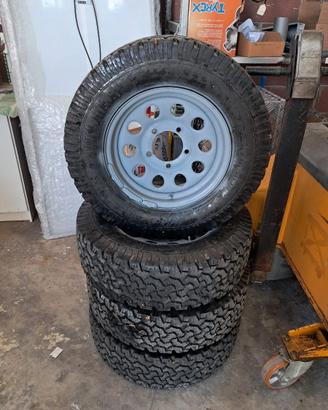 4 PNEUMATICI 4x4,  M+S, ricoperti, 205 70 R15