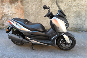 Yamaha x-max 300 con passaggio compreso