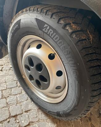 Cerchi e gomme iveco daily