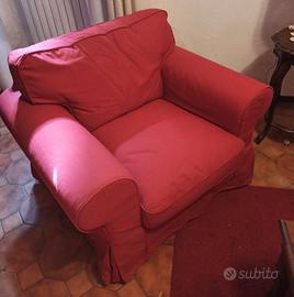 Poltrona rossa IKEA EKTORP
