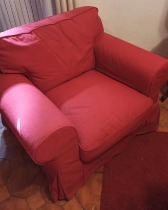 Poltrona rossa IKEA EKTORP