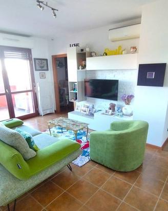 Appartamento di 120 m² con 4 locali e box auto a R