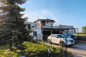 Villa bifamigliare con giardino a 3 km da Suzzara