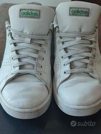 Sneakers bianche firmateAdidas.