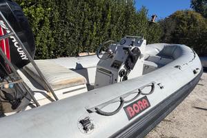 Gommone BORA con carrello – motore escluso