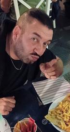 Disponibile come tutto fare