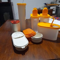 Set contenitori tupperware