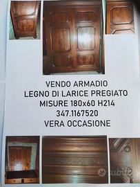 guardaroba in legno di larice 