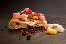 Pizzeria con saletta annessa