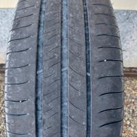 205/60 R16 Michelin 