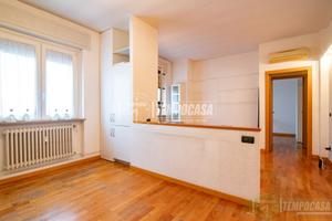 LUMINOSO DUE LOCALI LIBERO SUBITO