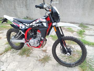 SWM RS125 R