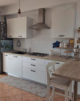 Cucina + Madia (possibilità di trasporto incluso)