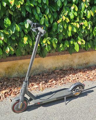Xiaomi Mi Electric Scooter Pro 2