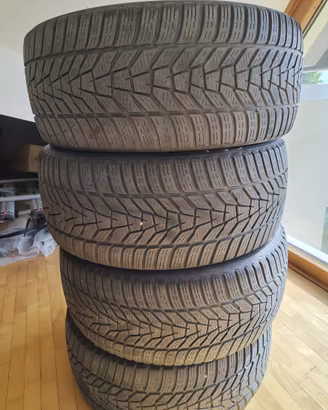 Treno 4 Gomme Invernali Hankook 235/45 R17 97H XL