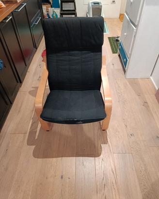 poltrona Ikea modello Poäng