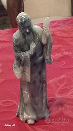 Statuina orientale in giada grigio verde