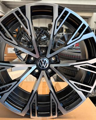 CERCHI NUOVI IN LEGA VOLKSWAGEN RAGGIO 19