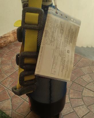 Bombola 15 LT datata ma come nuova e accessori sub