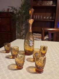 Bottiglia liquore con sei bicchierini