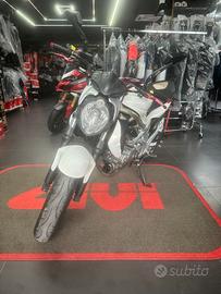 Suzuki SFV Gladius 650