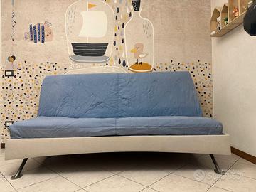 Divano letto matrimoniale rete a doghe