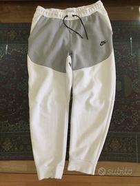 Pantalone di tuta nike (taglia L)