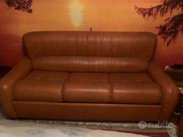 Divano  e 2 poltrone