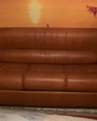 Divano  e 2 poltrone