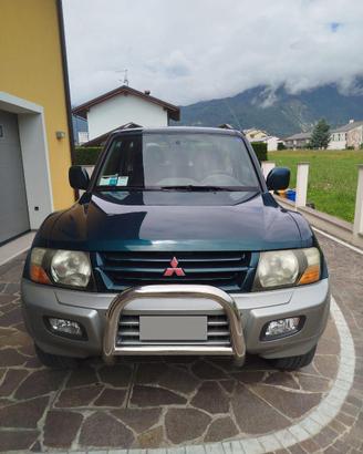 Mitsubishi Pajero 2500 ANNO 12/2000 KM 195000