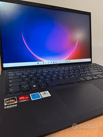 Notebook ASUS 15.6” RAM 16GB SSD 756GB Win11Pro