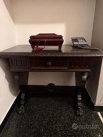 Tavolinetto in legno restaurarato