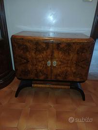 mobile bar con giradischi 