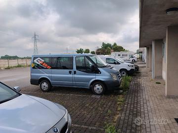  Ford transit tourneo anno 2008 