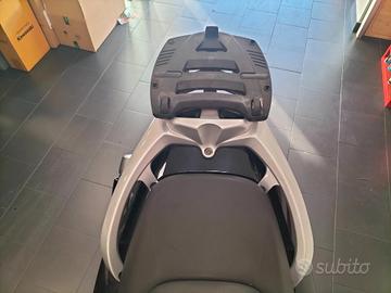 Staffa e bauletto T-MAX 2009