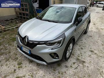 Renault Captur Plug-in Hybrid E-Tech 160 CV I...