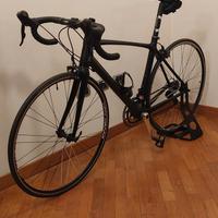 Bicicletta da corsa in carbonio