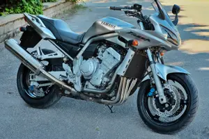 moto yamaha Fazer FZS 1000