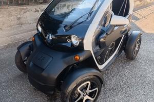 Renault twizy 80 Momo design ( patente A1)