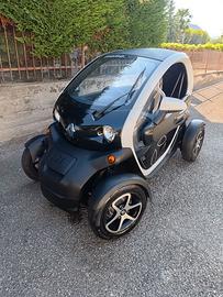 Renault twizy 80 Momo design ( patente A1)