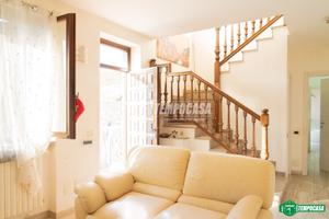 SOLUZIONE INDIPENDENTE CON TERRAZZO E GIARDINO