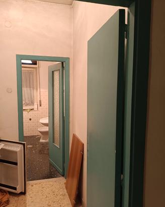 Porte di colore azzurro