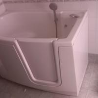 Vasca da bagno con porta laterale 