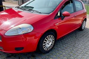 FIAT GRANDE PUNTO GPL NEOPATENTATI E FAMIGLIE